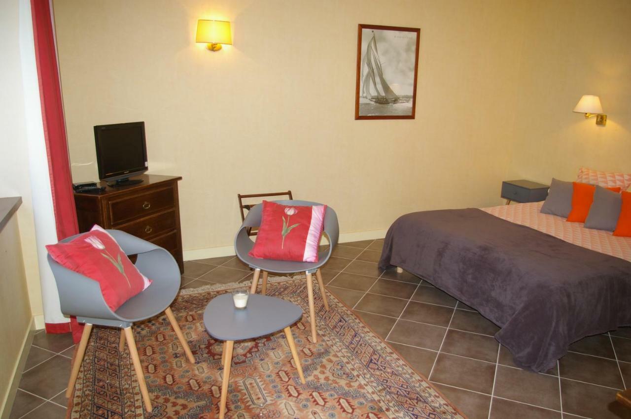 Trégunc Domaine Les Grandes Roches Bed & Breakfast エクステリア 写真